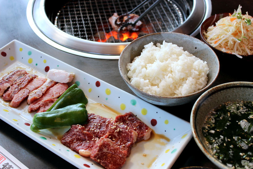 *2種盛ランチ1,400円(税別) 写真は増田和牛ロース、カルビ *お肉は他にも選択可