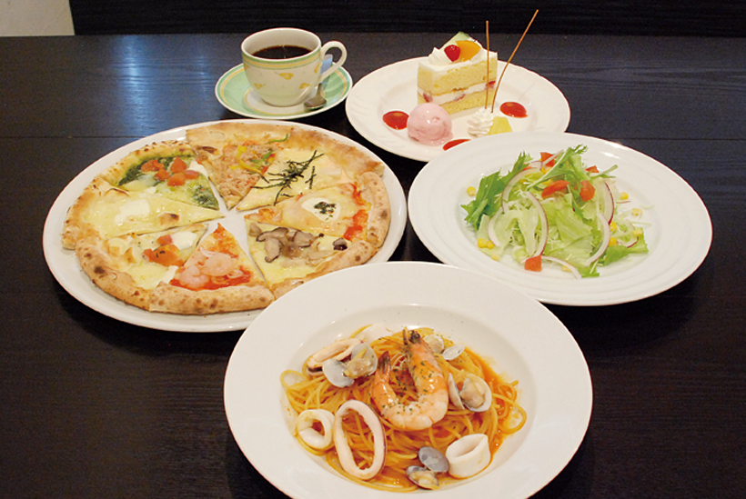 *パターテセット(ピッツァサービス+サラダorポテトスープorミネストローネ+お好きな料理+お好きなドルチェorパフェ+ドリンク) 1,495円(税別)