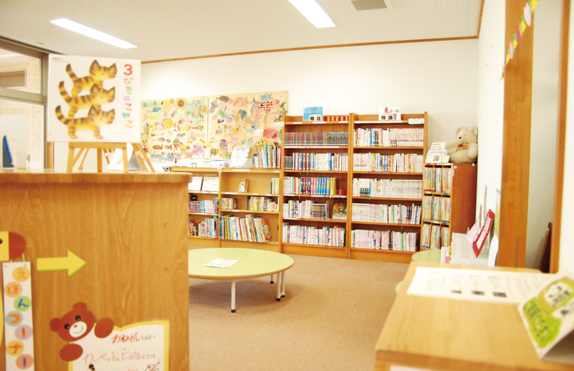 *わくわくひろば(図書室)